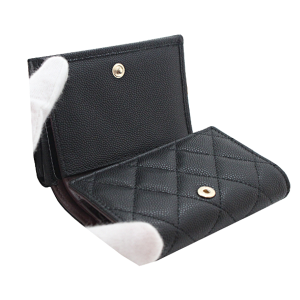 【国内即発】CHANEL 三つ折り財布 ミニ キャビアスキン AP0230